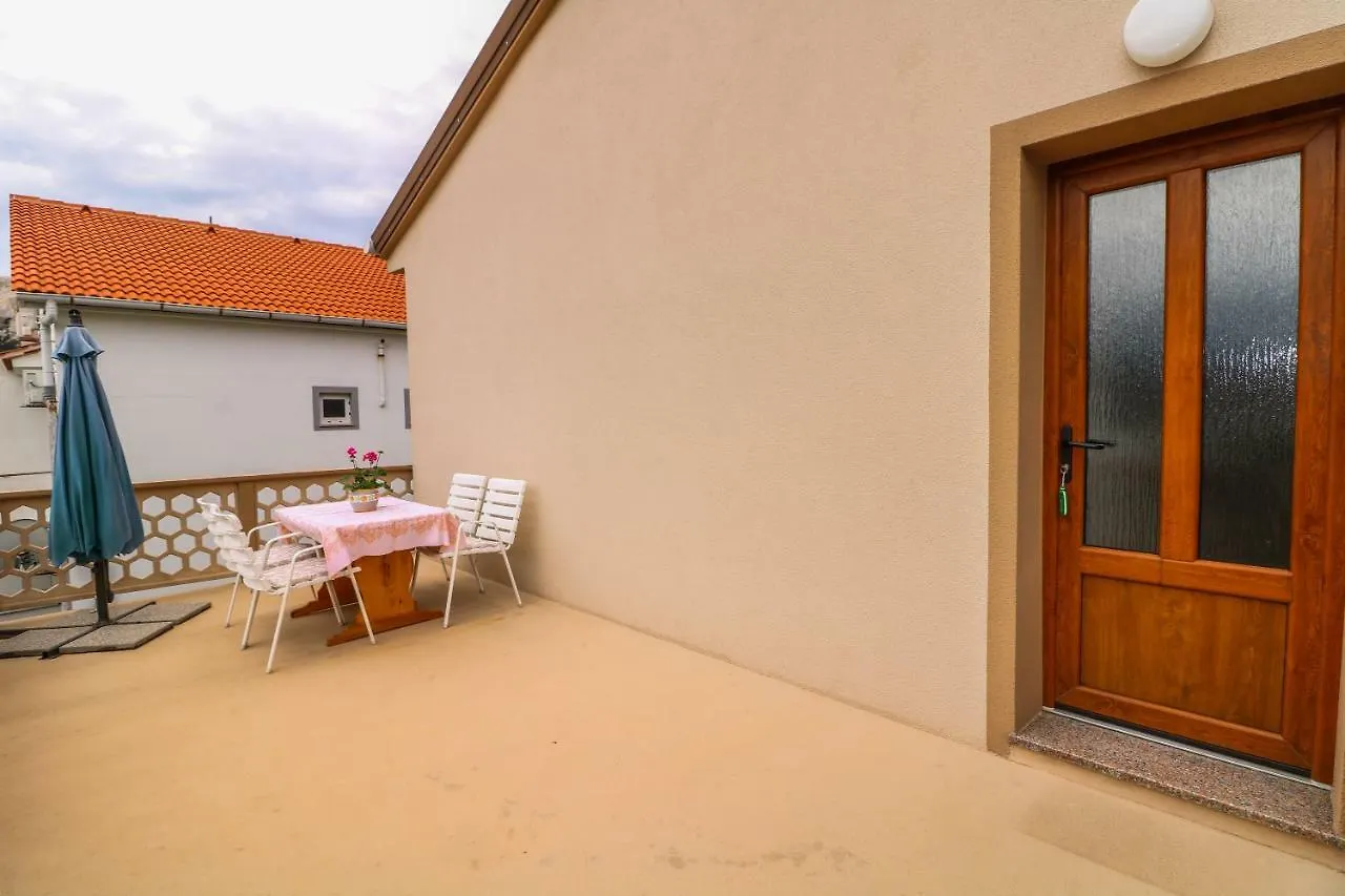 Apartments Magla With Terrace Baska  0*, Baska (Krk)