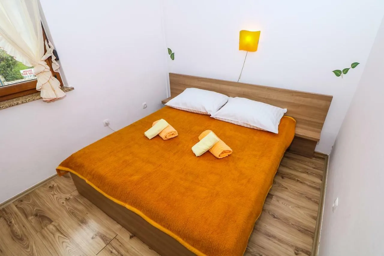 Apartments Magla With Terrace Baska  0*, Baska (Krk)