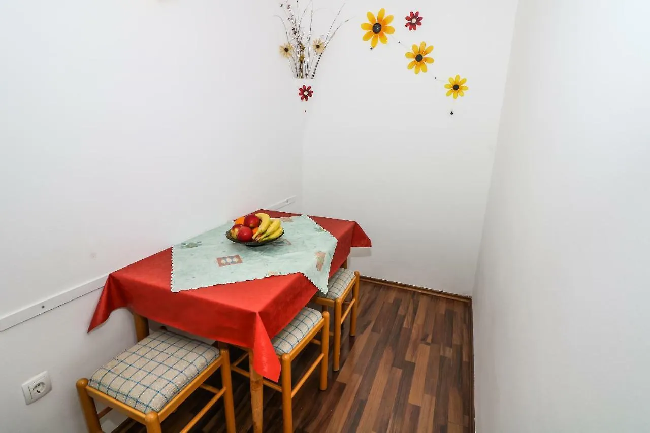 Apartments Magla With Terrace Baska