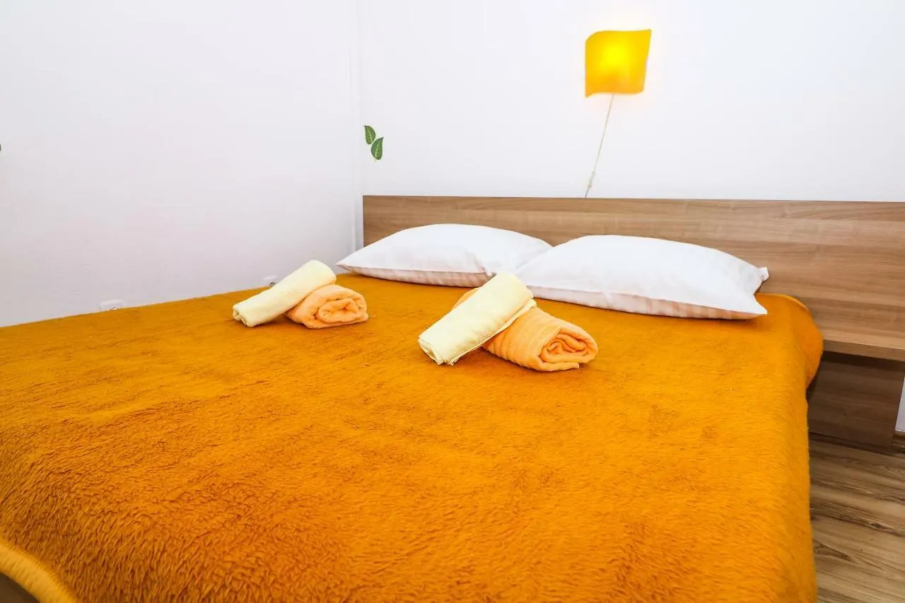 Apartments Magla With Terrace Baska