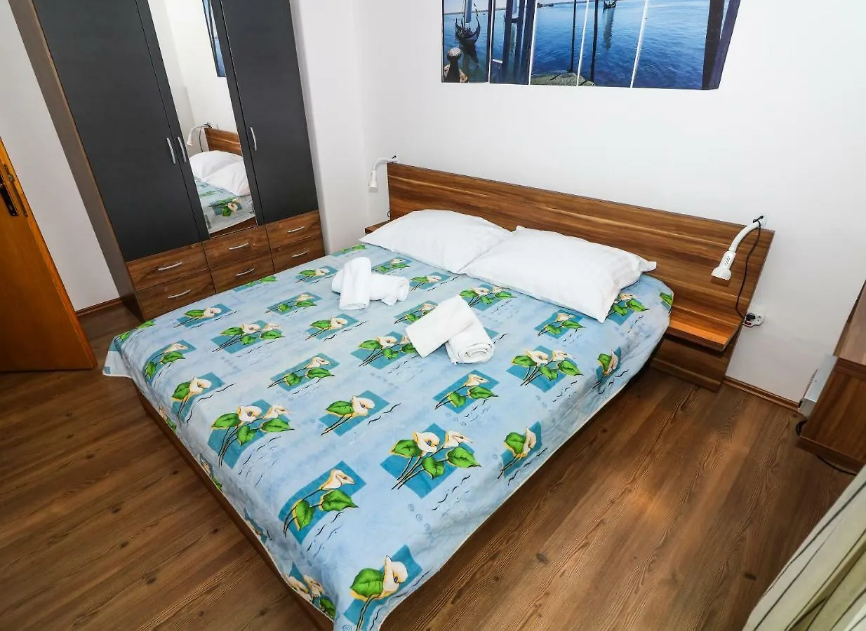 Apartments Magla With Terrace Baska