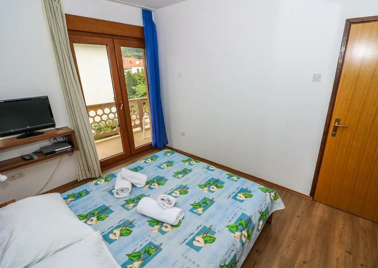 Apartments Magla With Terrace Baska
