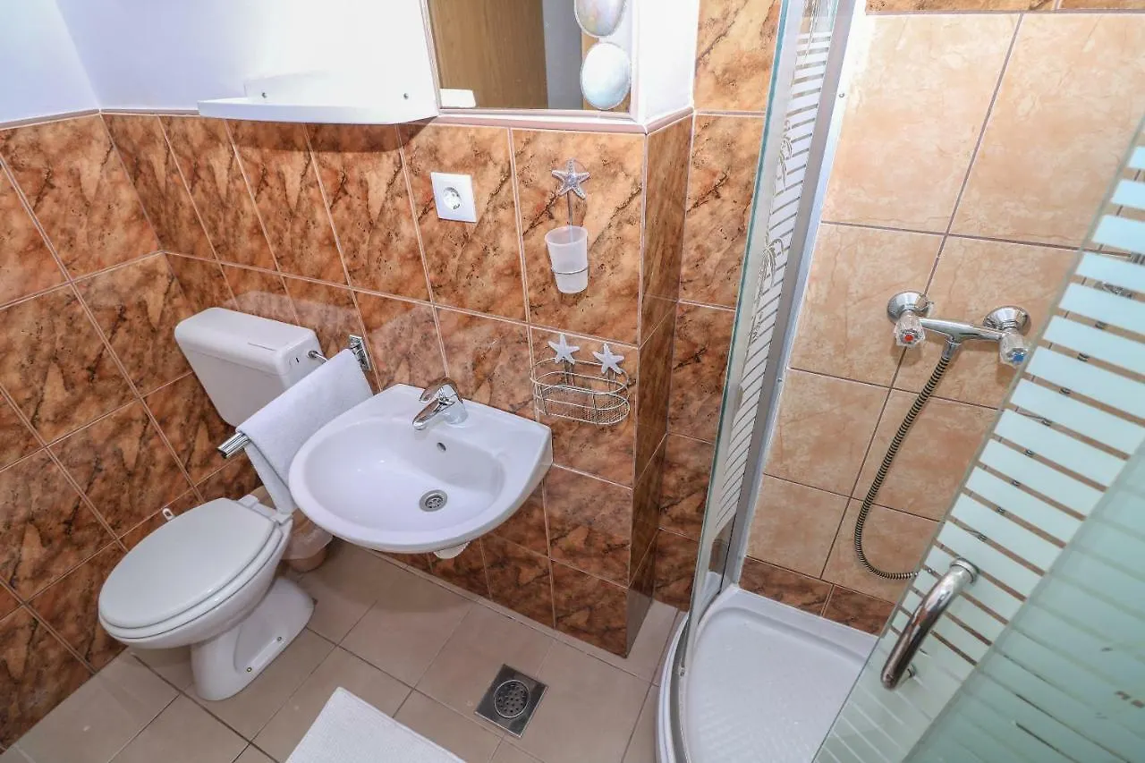 Apartments Magla With Terrace Baska  0*, Baska (Krk)