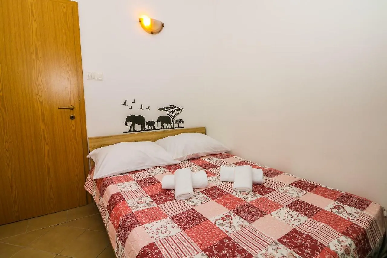 Apartments Magla With Terrace Baska