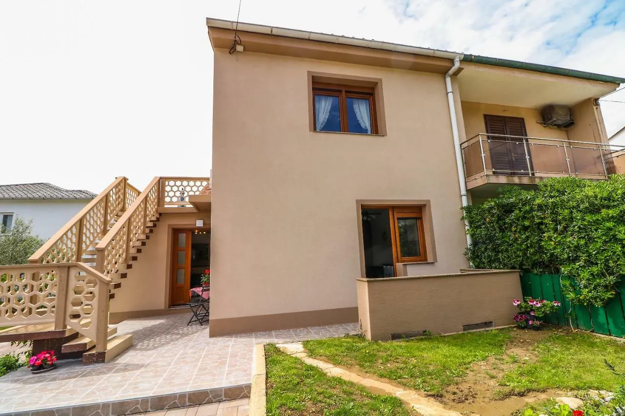 Apartments Magla With Terrace Baska